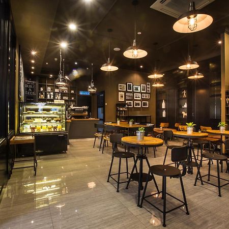 Manhattan Business Hotel Damansara Perdana Петалинг-Джая Экстерьер фото